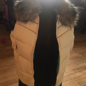 Puffer vest medium NWT